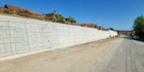 zid de beton Bazna